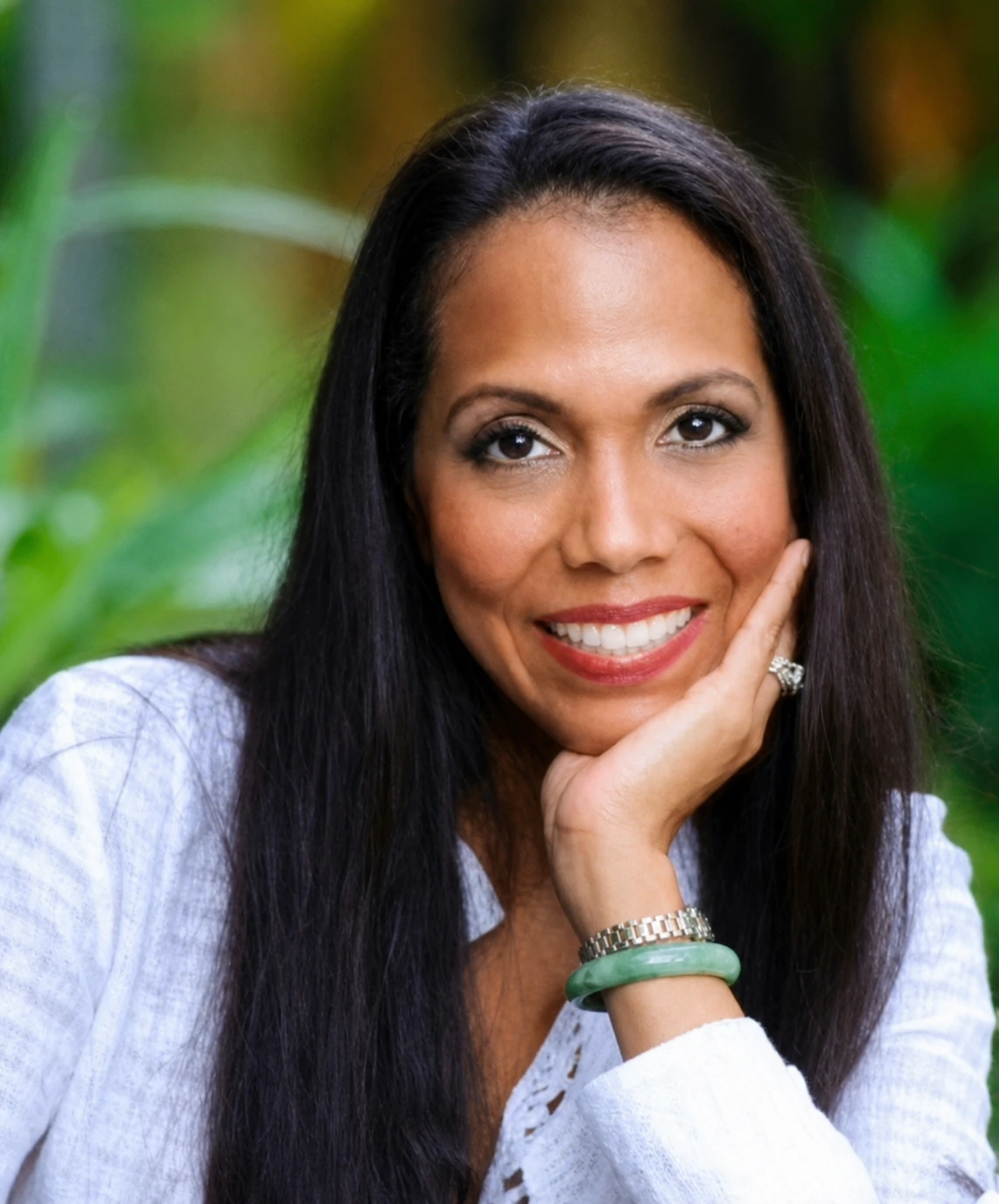 Dr. Ana Elizabeth Dias, dental surgeon and founder of Elite Smiles